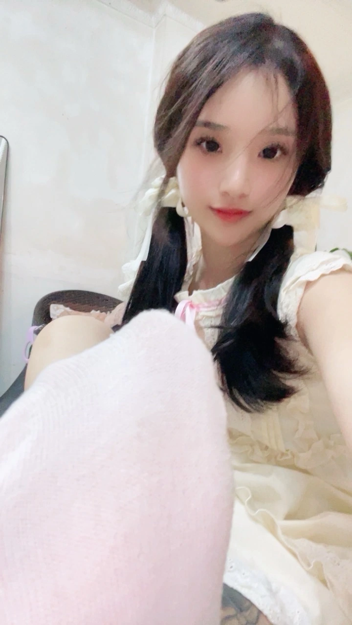 香芋朱朱 – 每日一撸之偷窥变态