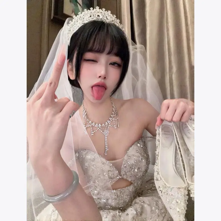 维妮 – 婚纱丝足诱惑